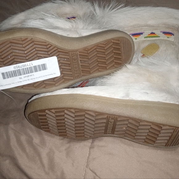 Women's Tecnica Skandia Cowhide Boots with Goat Fur Trim - Picture 3 of 6